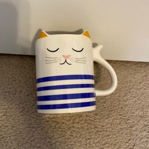 Cat shaped mug